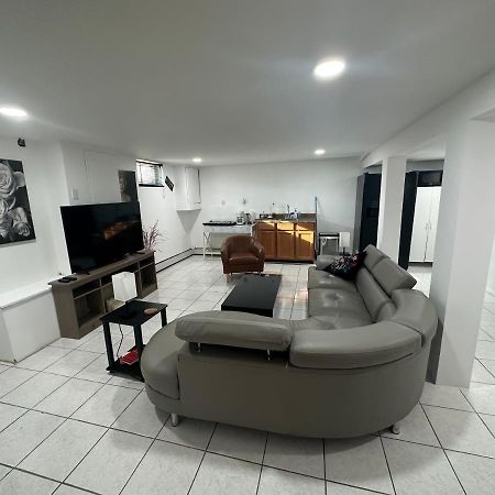 Cozy Spacious Guest Suite Енгълуд Екстериор снимка