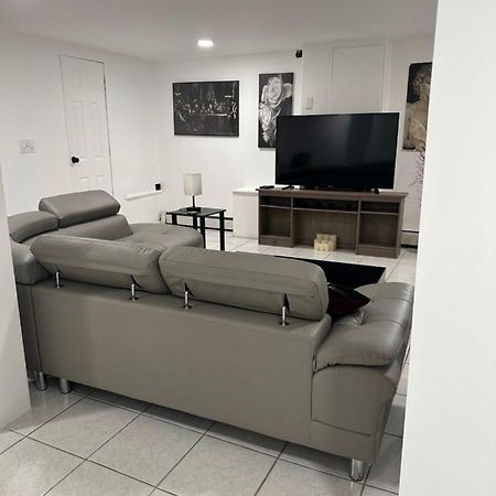 Cozy Spacious Guest Suite Енгълуд Екстериор снимка